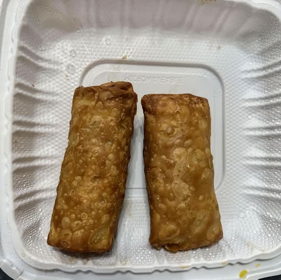 A10 Egg Roll (2 Pc) / 肉 春 卷
